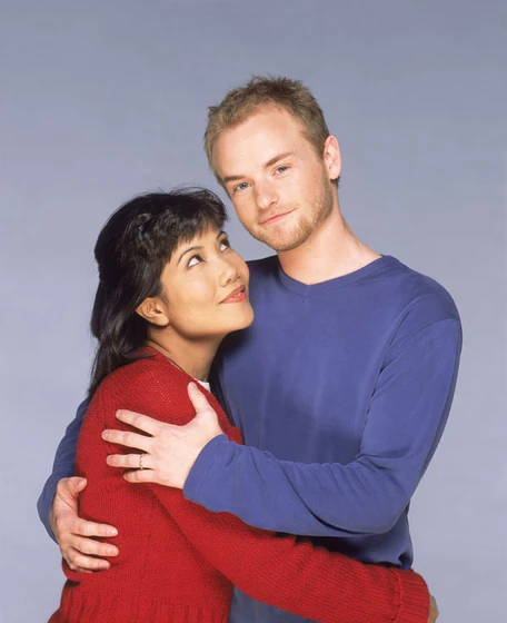 Christopher Masterson y Emy Coligado en malcolm