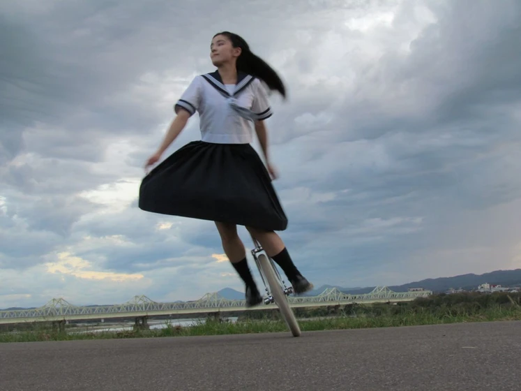 Imagen de casting-blossoms-to-the-sky