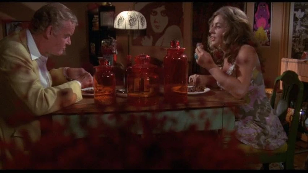 Andrew Duggan y Jeannie Berlin en bone