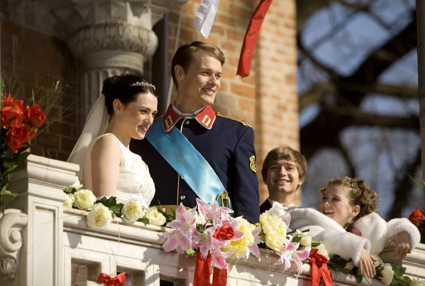 Katie McGrath y Sam Heughan en La Princesa de Castlebury Hall