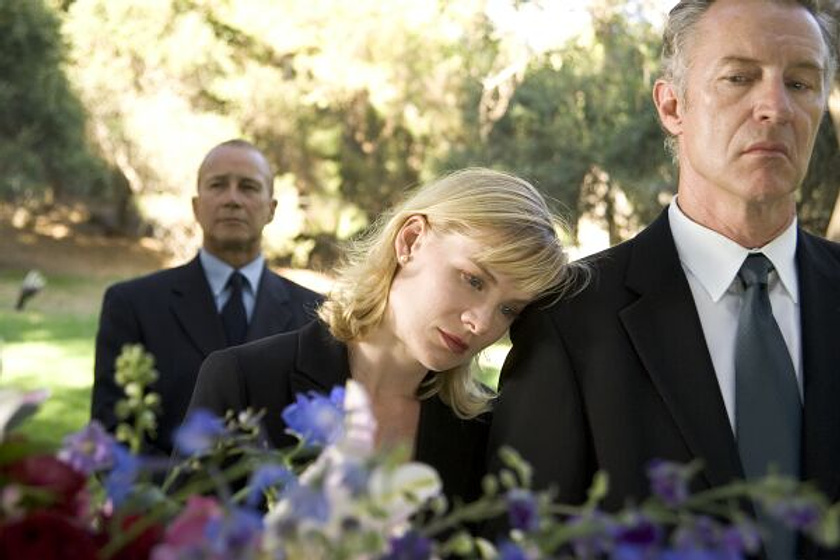 Melinda Page Hamilton y Geoffrey Pierson en Los Perros dormidos mienten