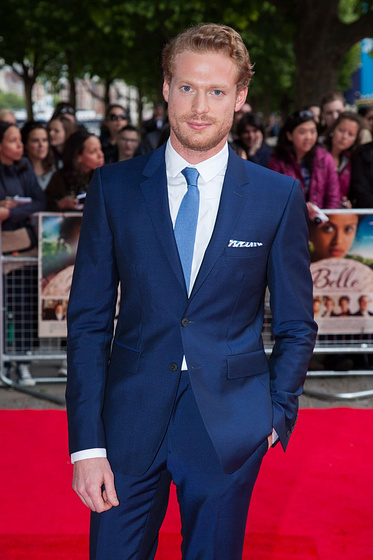 Sam Reid en Belle (Premiere en Londres. 2014)