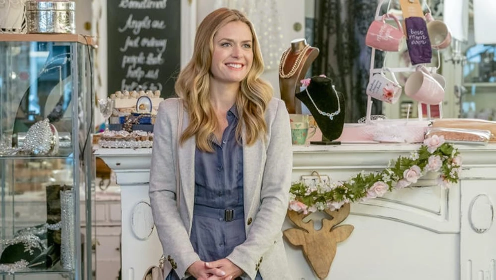 Maggie Lawson en mi-boda-favorita