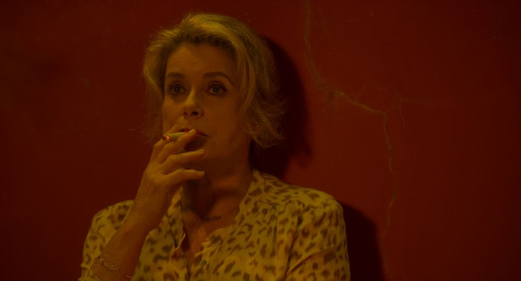 Catherine Deneuve en El Viaje de Bettie