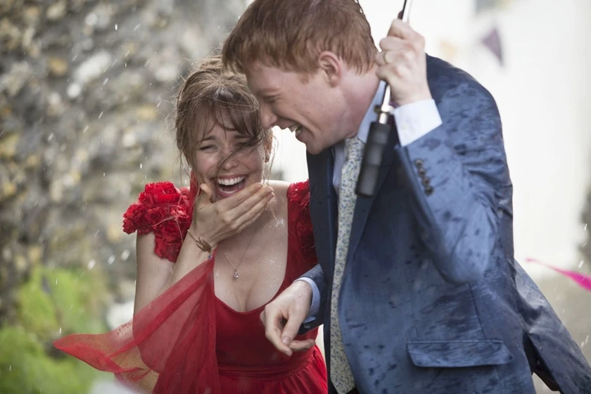 Rachel McAdams y Domhnall Gleeson en Una Cuestión de Tiempo