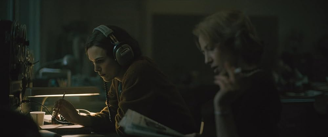 Keira Knightley y Carrie Coon en El Estrangulador de Boston