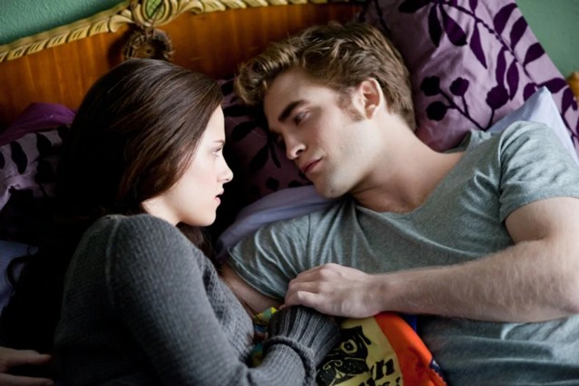 Kristen Stewart y Robert Pattinson en la-saga-crepusculo-eclipse