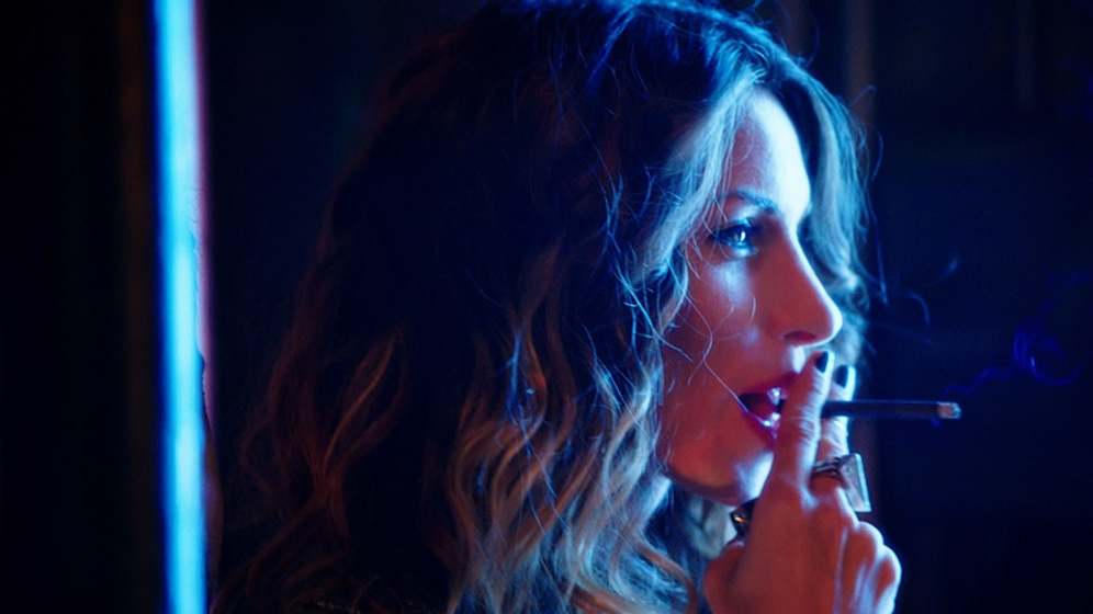 Dawn Olivieri en Plush