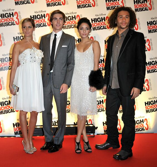 Corbin Bleu, Vanessa Hudgens, Zac Efron y Ashley Tisdale en High School Musical 3. Fin de Curso (Premiere en Paris. Septiembre 2008)