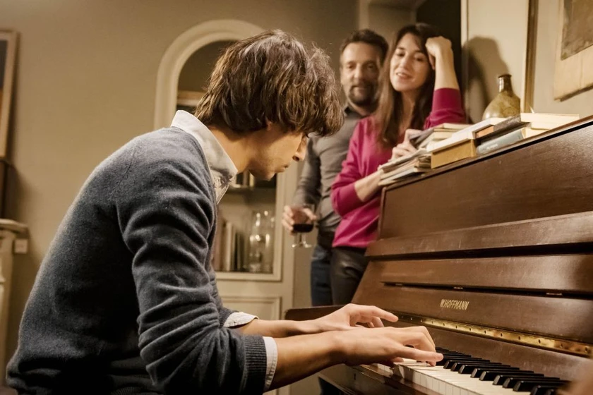 Mathieu Kassovitz, Charlotte Gainsbourg y Ben Attal en el-acusado