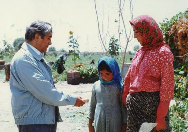 Baran Kosari, Fatemah Motamed-Aria y Ezzatolah Entezami en The Blue-Veiled