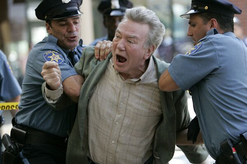 Albert Finney en Antes que el diablo sepa que has muerto