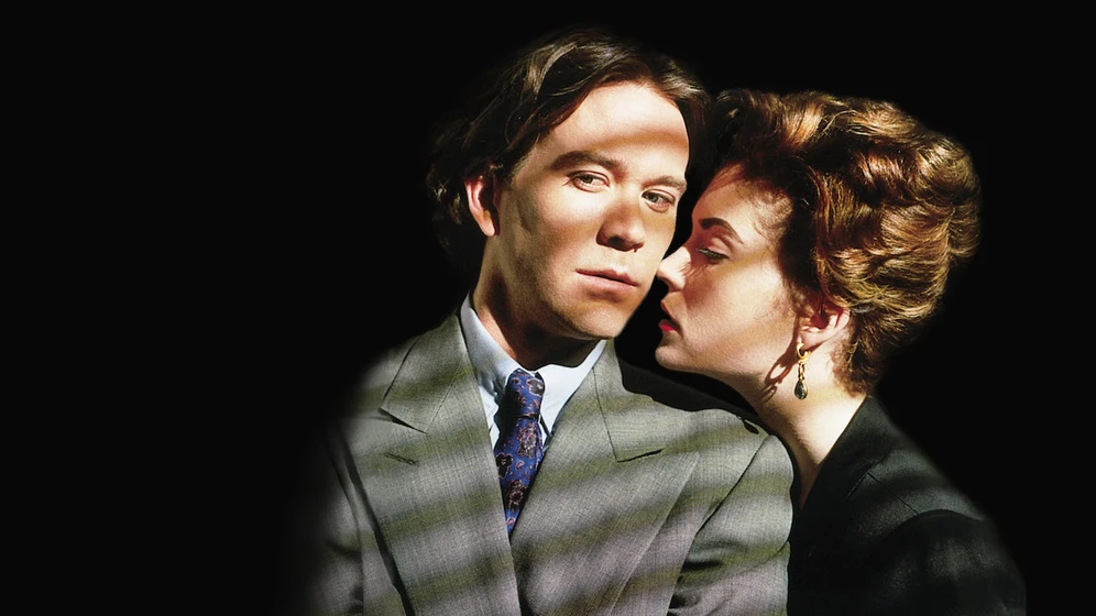 Lara Flynn Boyle y Timothy Hutton en la-suplente-ambicion-fatal