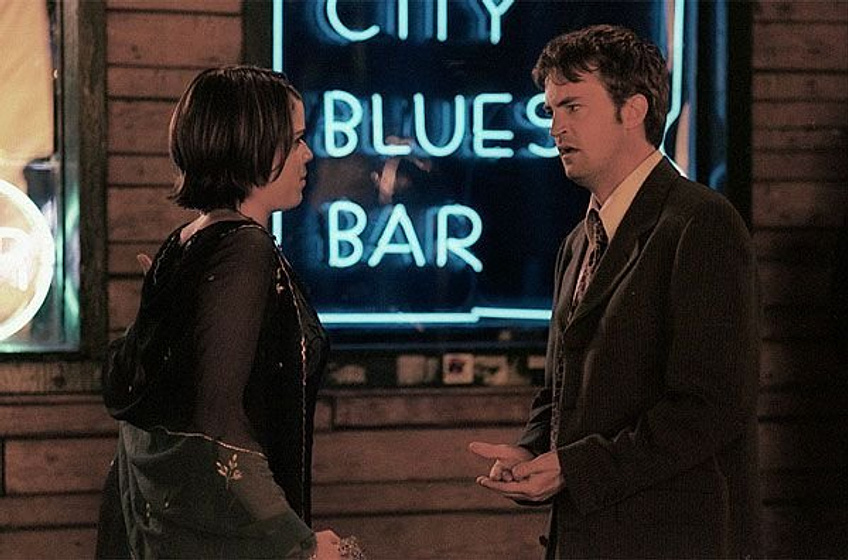 Matthew Perry y Neve Campbell en Tango para tres
