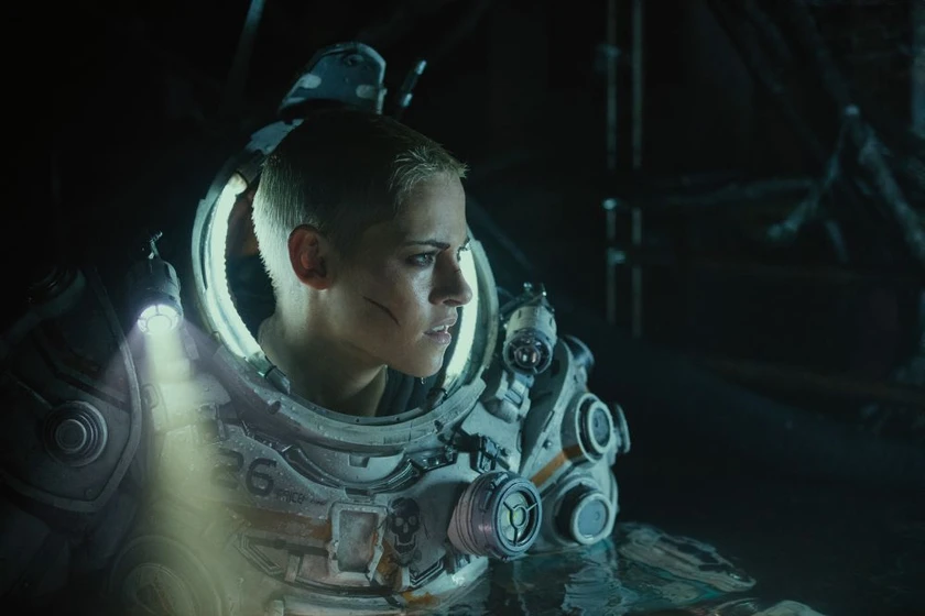 Kristen Stewart en underwater