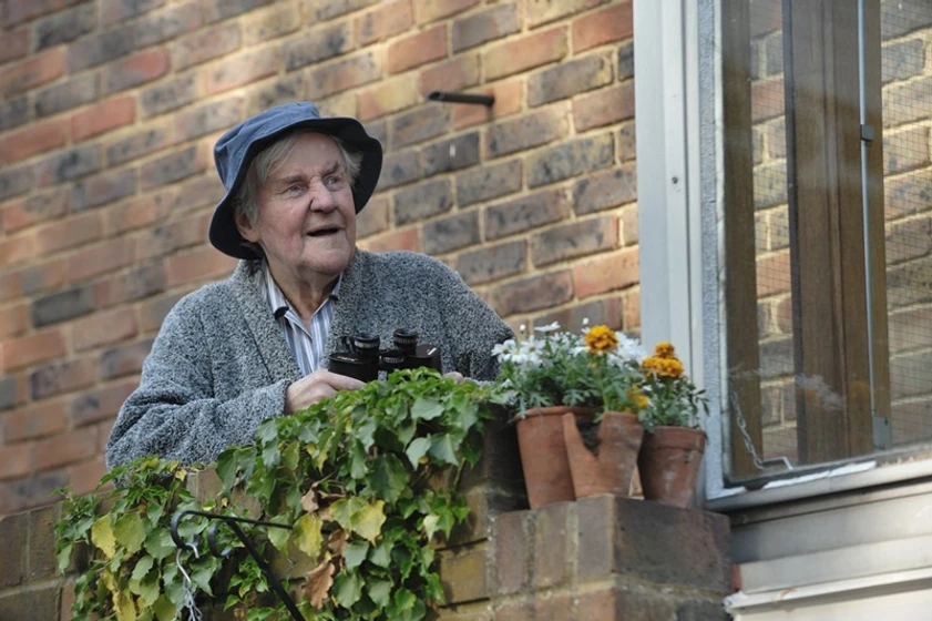 Richard Briers en invasion-zombie