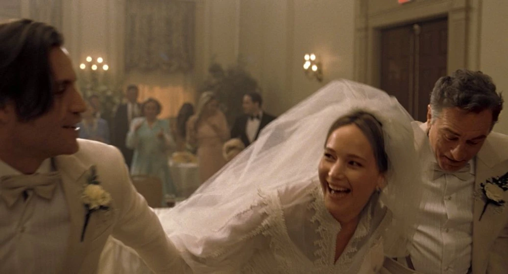 Robert De Niro y Jennifer Lawrence en Joy
