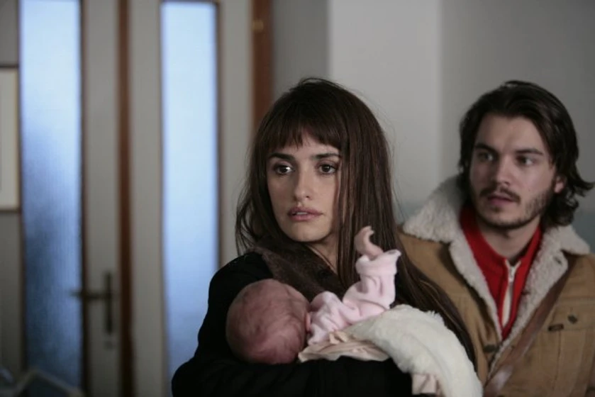 Penélope Cruz y Emile Hirsch en volver-a-nacer