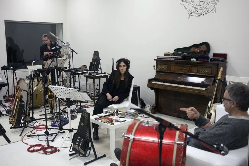 PJ Harvey en a-dog-called-money