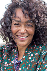 picture of actor Caroline Henderson
