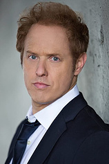 picture of actor Raphael Sbarge