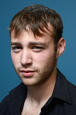 photo of person Emory Cohen