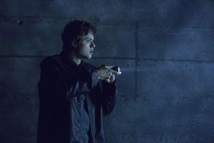 Douglas Smith en Ouija