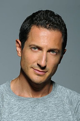 picture of actor Sasha Roiz