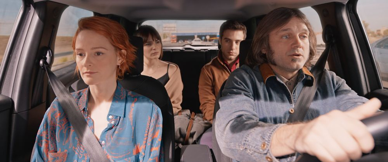 Andrea Duro, Ana Polvorosa, Salva Reina y Pol Monen en Con quién viajas