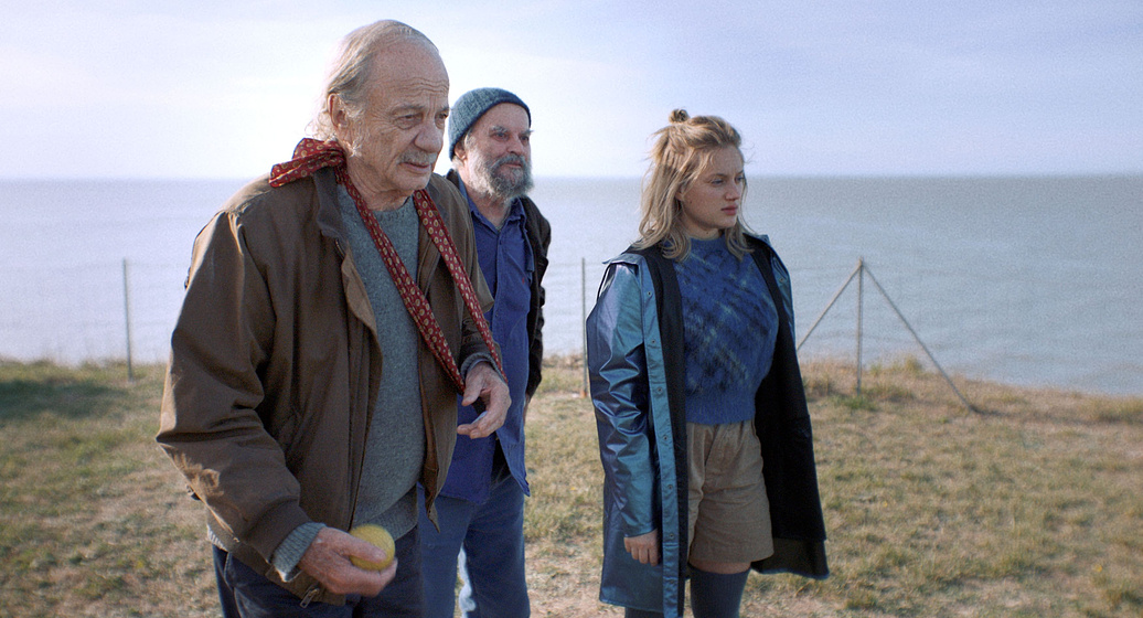 Patrick Chesnais, Jean-Claude Drouot y Nadia Tereszkiewicz en la-isla-de-la-belladona