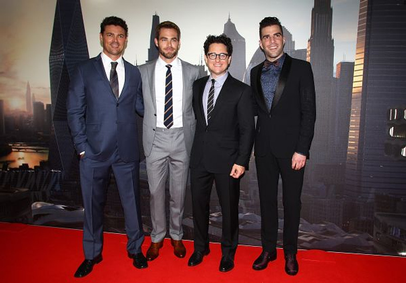 Karl Urban, J.J. Abrams, Chris Pine y Zachary Quinto en Star Trek. En la oscuridad (Premiere en Sidney. Abril 2013)