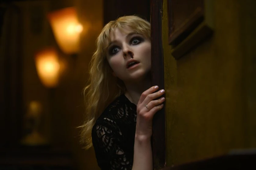 Thomasin McKenzie en ultima-noche-en-el-soho