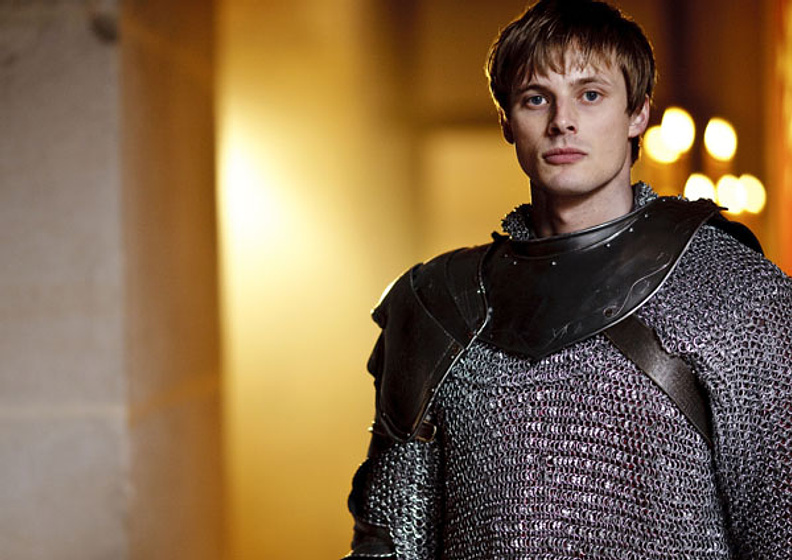 Bradley James en Merlín