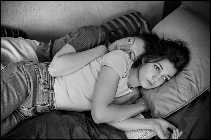 Esther Garrel y Louise Chevillotte en Amante por un Día