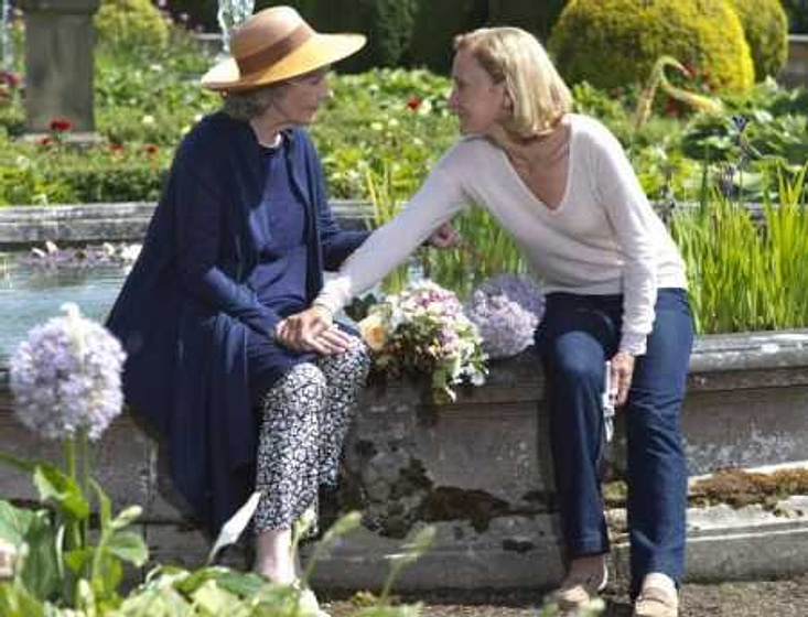 Eileen Atkins y Eleonore Weisgerber en Sombras del Amor