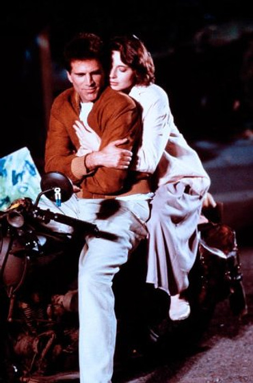 Isabella Rossellini y Ted Danson en Un Toque de Infidelidad