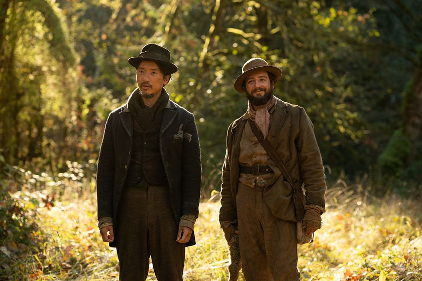 John Magaro y Orion Lee en First Cow