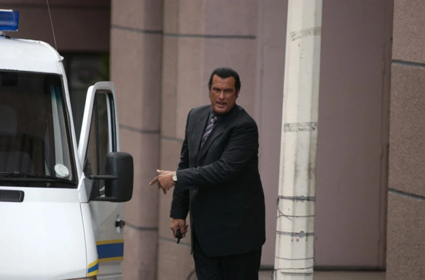 Steven Seagal en mercenario-de-la-justicia