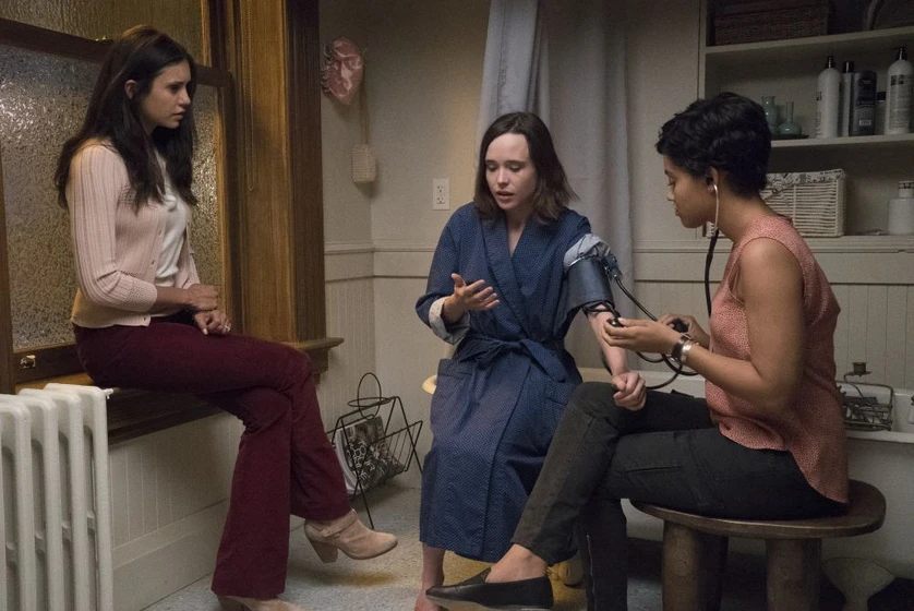 Elliot Page, Nina Dobrev y Kiersey Clemons en enganchados-a-la-muerte
