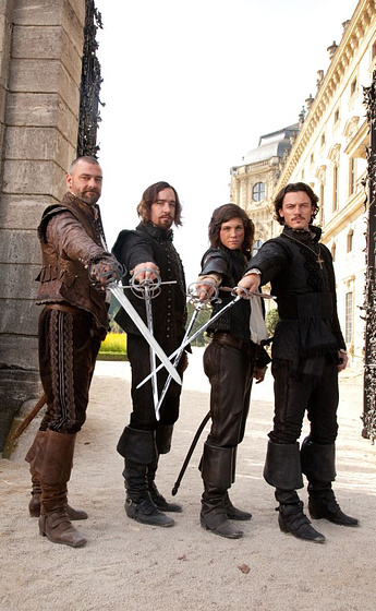 Ray Stevenson, Matthew Macfadyen, Logan Lerman y Luke Evans en Los Tres Mosqueteros