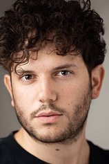 picture of actor Edison Alcaide