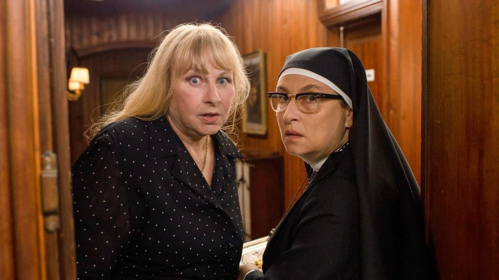 Noémie Lvovsky y Yolande Moreau en manual-de-la-buena-esposa