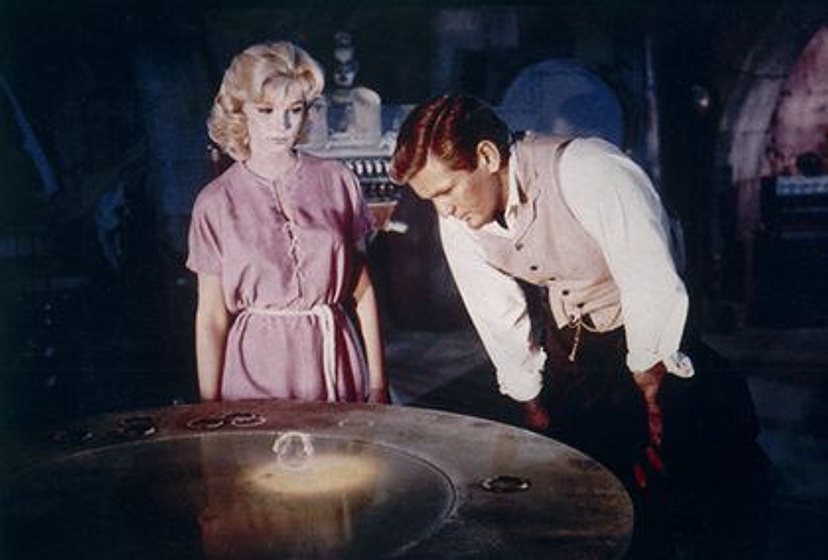 Yvette Mimieux y Rod Taylor en El Tiempo en sus Manos