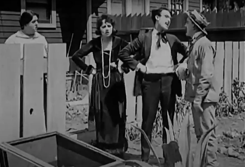 Bebe Daniels, Harold Lloyd, 'Snub' Pollard y Margaret Joslin en solo-vecinos
