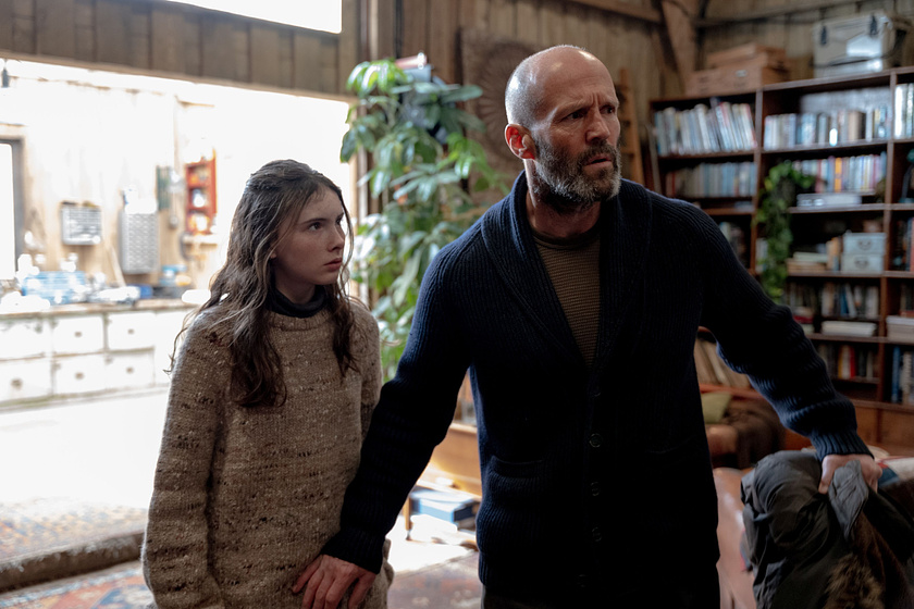 Jason Statham y Bodhi Rae Breathnach en shelter-el-protector