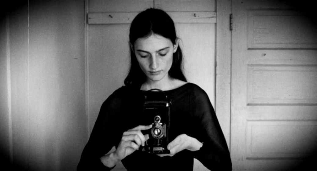 Zelda Adams en Where the Devil Roams