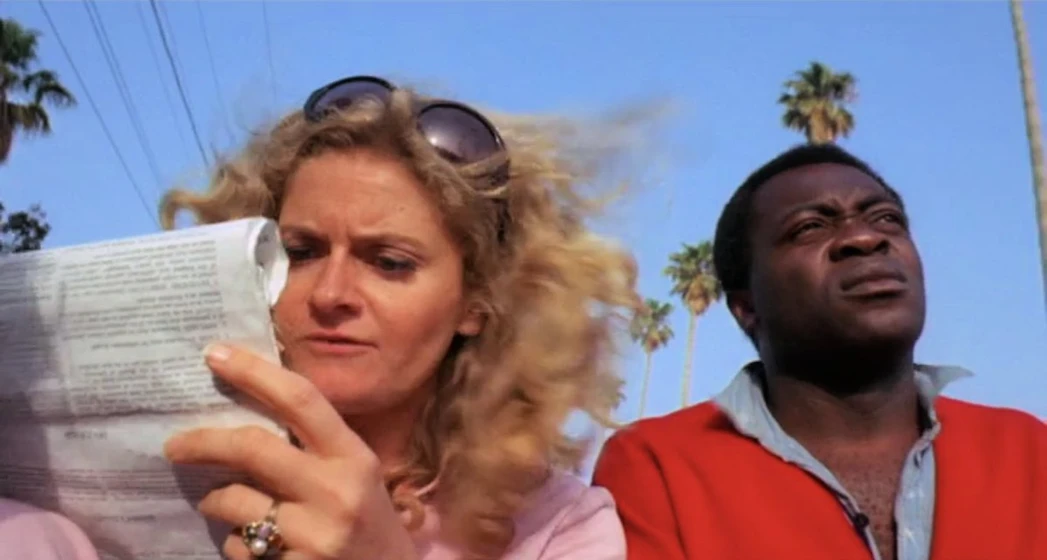 Yaphet Kotto y Jeannie Berlin en bone