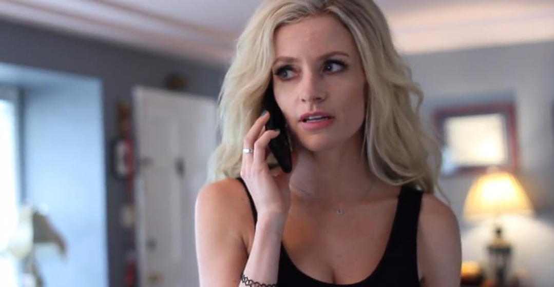 Cody Renee Cameron en corona-zombies