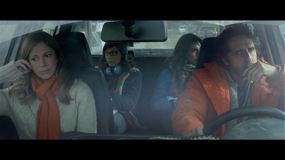 Claudia Fontán, Diego Peretti, María Casali y Eugenia Aguilar en La Reconstrucción