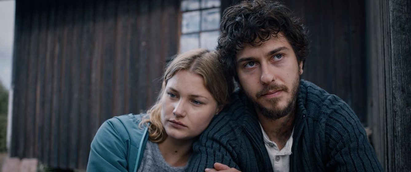 Nat Wolff y Iben Akerlie en Mortal